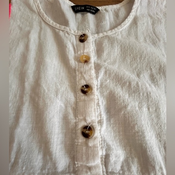 💖5 for $50💖OFFWHITE Cropped Peplum light weight top with half button up babydoll - Picture 6 of 9